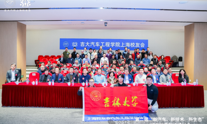 汽车产业 “卷” 时代：“攻守平衡” 与企业突围之路